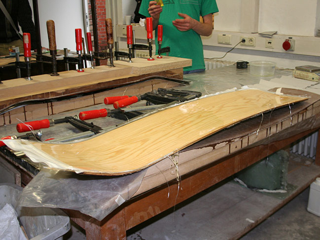 Aerospace-Tech Skateboard